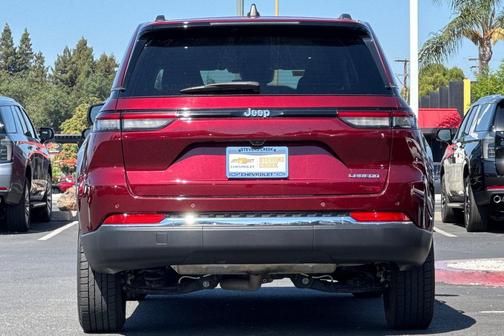 2023 Jeep Grand Cherokee Laredo