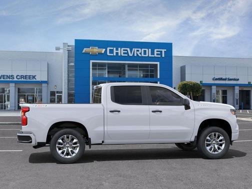 2025 Chevrolet Silverado 1500 Custom