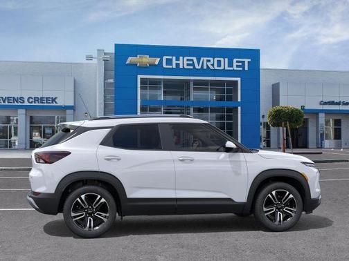 Summit White 2026 Chevrolet Trailblazer LT