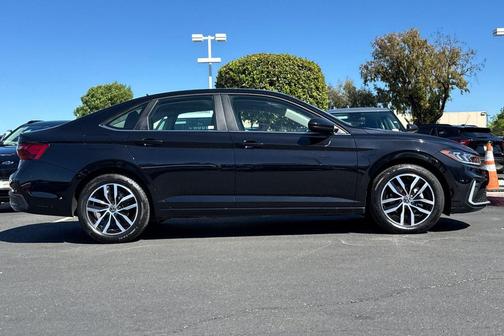 2025 Volkswagen Jetta 1.5T SE