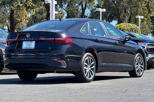 2025 Volkswagen Jetta 1.5T SE