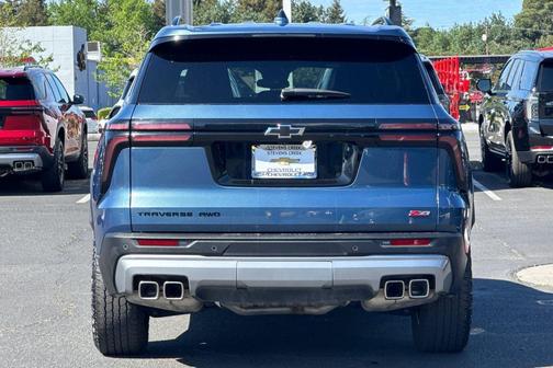 Lakeshore Blue Metallic 2025 Chevrolet Traverse AWD Z71