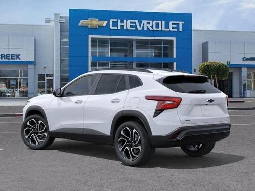 Summit White 2026 Chevrolet Trax FWD 2RS