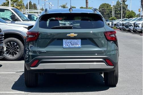 2025 Chevrolet Trax LT