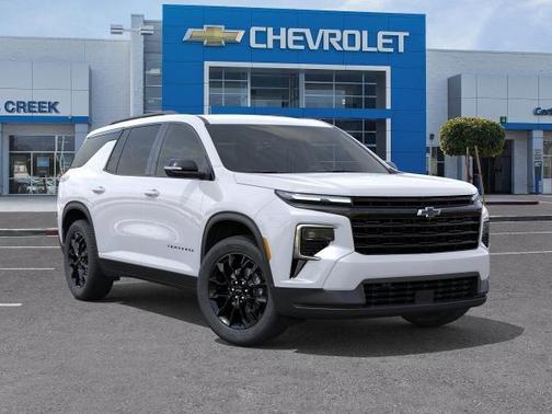 Summit White 2026 Chevrolet Traverse LT