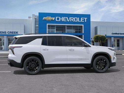 Summit White 2026 Chevrolet Traverse LT