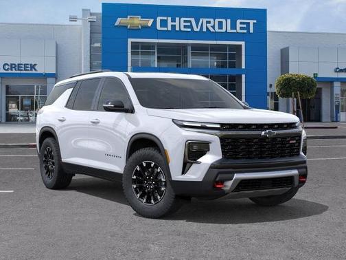 Polar White Tricoat 2026 Chevrolet Traverse AWD Z71