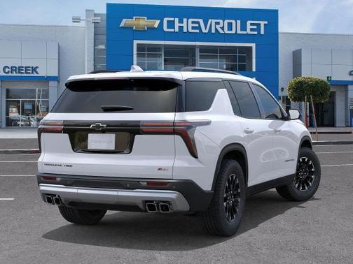 Polar White Tricoat 2026 Chevrolet Traverse AWD Z71