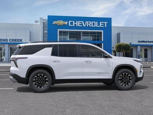 Polar White Tricoat 2026 Chevrolet Traverse AWD Z71