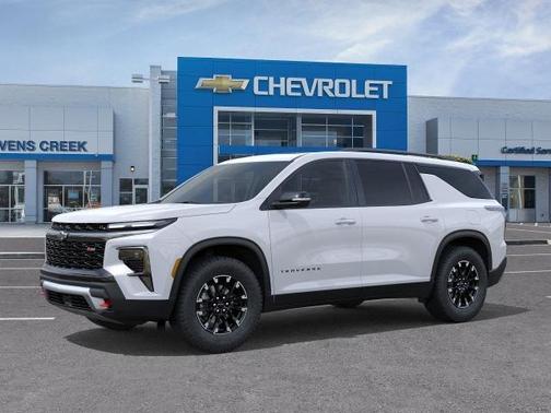 Polar White Tricoat 2026 Chevrolet Traverse AWD Z71