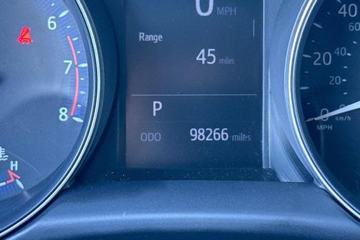 Blizzard Pearl 2019 Toyota C-HR XLE