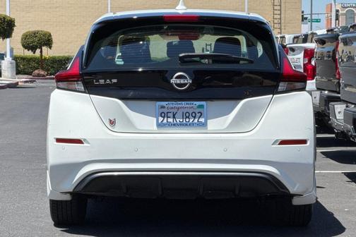Glacier White 2023 Nissan Leaf S 40 kWh