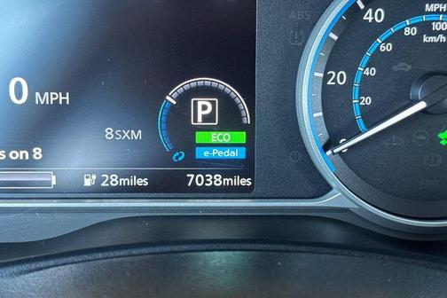 Glacier White 2023 Nissan Leaf S 40 kWh