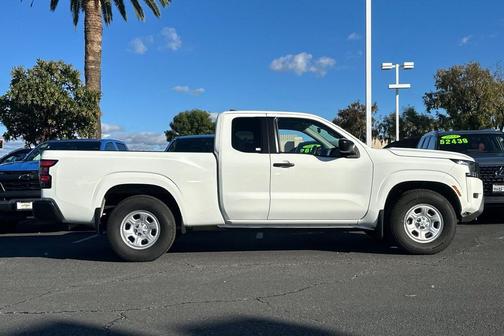 2022 Nissan Frontier S