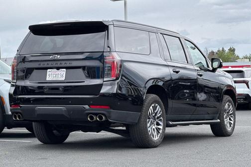 2025 Chevrolet Suburban 4WD Z71
