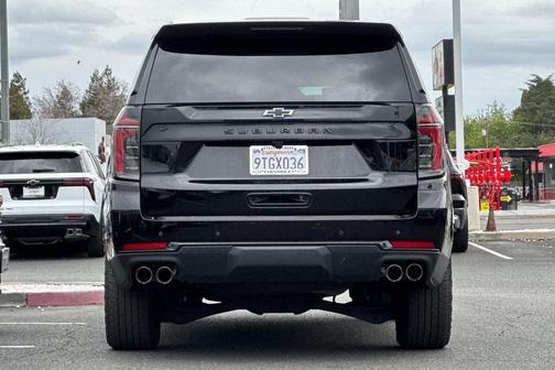 2025 Chevrolet Suburban 4WD Z71