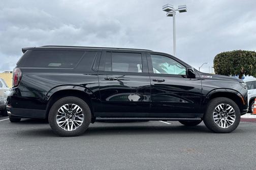 2025 Chevrolet Suburban 4WD Z71