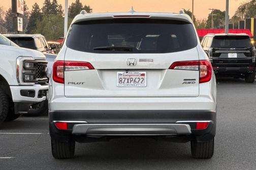 2022 Honda Pilot Touring 8-Passenger