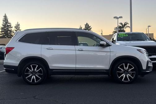 2022 Honda Pilot Touring 8-Passenger