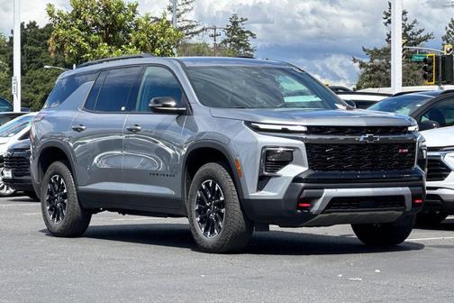 Sterling Gray Metallic 2025 Chevrolet Traverse AWD Z71