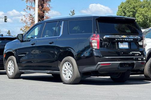 Black 2024 Chevrolet Suburban LT
