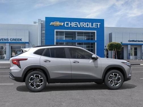 Sterling Gray Metallic 2026 Chevrolet Trax LT