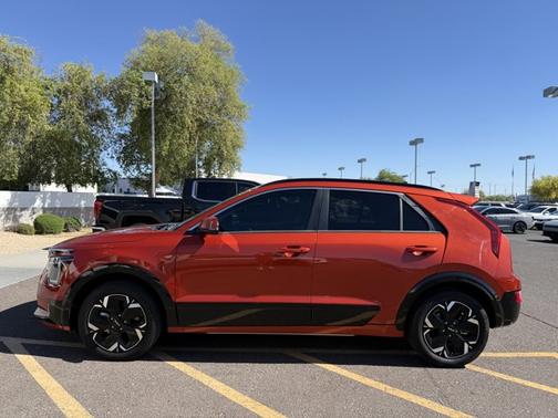 Fire Orange 2023 Kia Niro EV Wind**1 OWNER CLN CF**