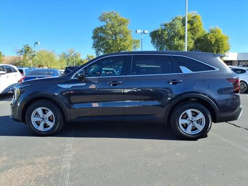 2025 Kia Sorento LX