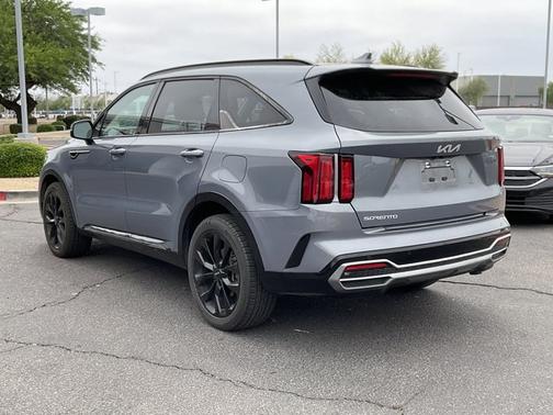 Everlasting Silver 2023 Kia Sorento SX