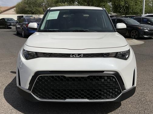 Snow White Pearl 2023 Kia Soul LX* 1 OWNER/ CLEAN CARFAX