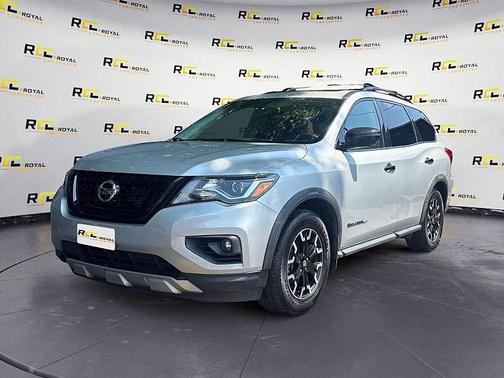 2020 Nissan Pathfinder SL