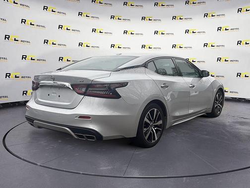 2023 Nissan Maxima SV