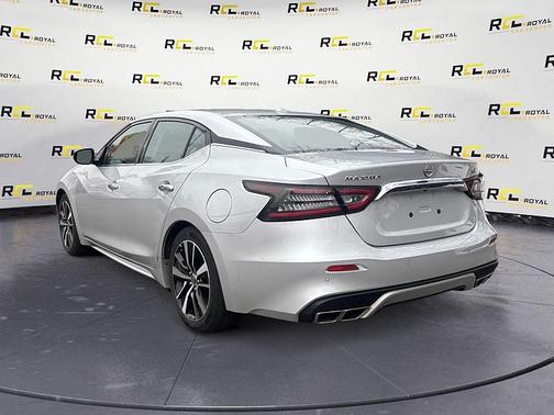 2023 Nissan Maxima SV