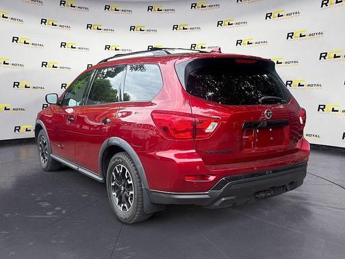 2020 Nissan Pathfinder SL