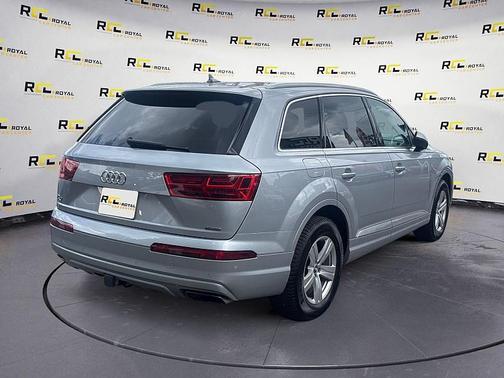 2019 Audi Q7 45 Premium