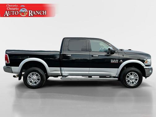 2017 RAM 2500 Laramie Crew Cab 4x4 6'4' Box