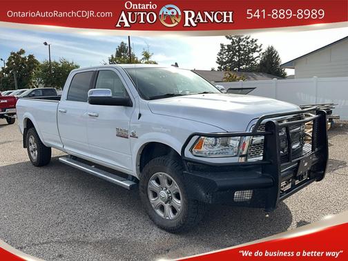 2017 RAM 3500 Laramie Crew Cab 4x4 8' Box