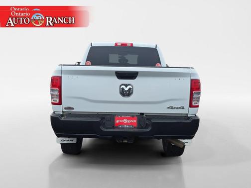 2022 RAM 2500 Tradesman Crew Cab 4x4 6'4' Box