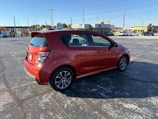 2020 Chevrolet Sonic FWD Hatchback LT 5-Door