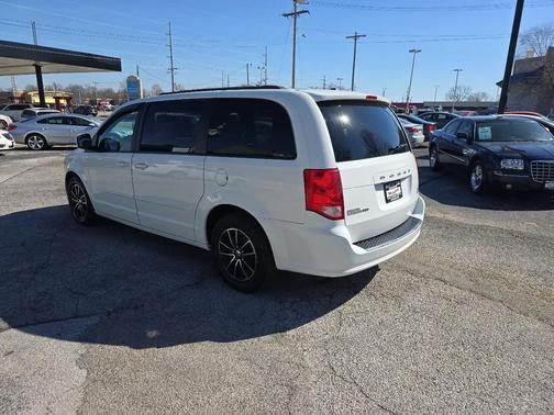 White Knuckle Clearcoat 2017 Dodge Grand Caravan GT