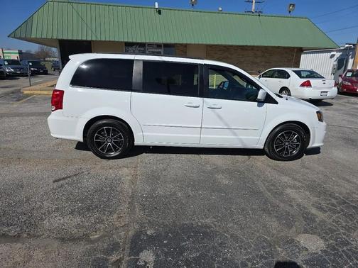 White Knuckle Clearcoat 2017 Dodge Grand Caravan GT