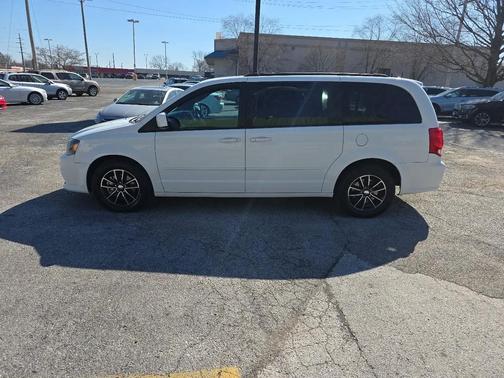 White Knuckle Clearcoat 2017 Dodge Grand Caravan GT