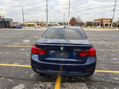 2018 BMW 330 330i Sedan