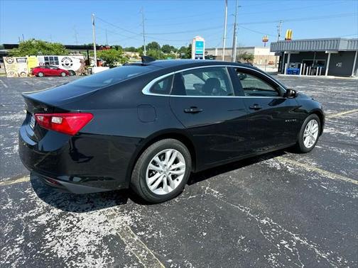 2017 Chevrolet Malibu 1LT