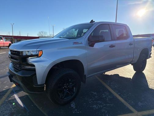 Silver Ice Metallic 2021 Chevrolet Silverado 1500 LT Trail Boss Truck