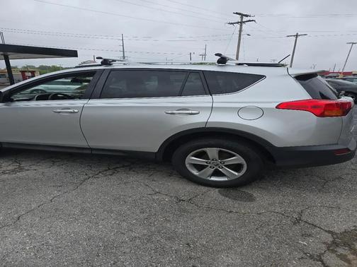 Classic Silver Metallic 2015 Toyota RAV4 XLE