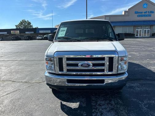 2013 Ford E350 Super Duty XLT