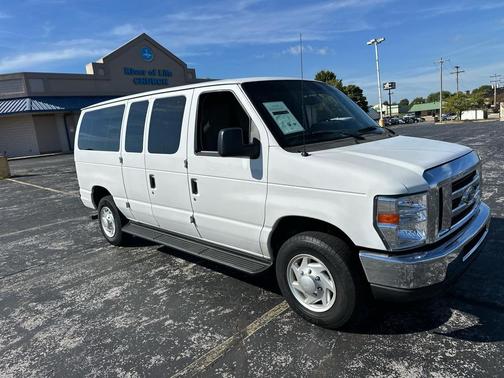 2013 Ford E350 Super Duty XLT
