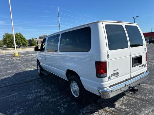 2013 Ford E350 Super Duty XLT