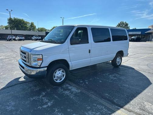 2013 Ford E350 Super Duty XLT